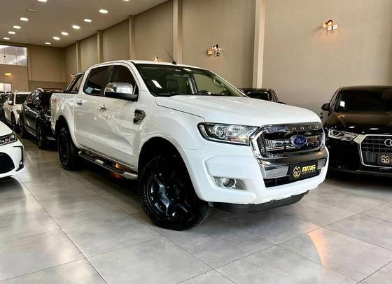 FORD RANGER 3.2 XLT 4X4 CD 20V DIESEL 4P AUTOMÁTICO FORD RANGER 3.2 XLT 4X4 CD 20V DIESEL 4P AUTOMÁTICO